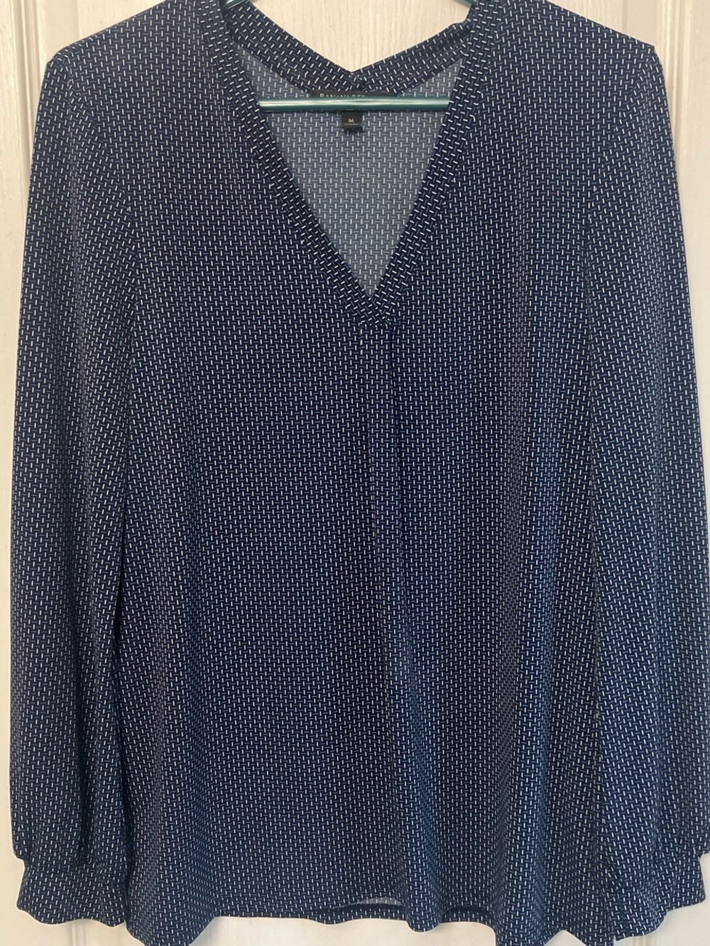 Banana Republic navy blue patterned blouse M